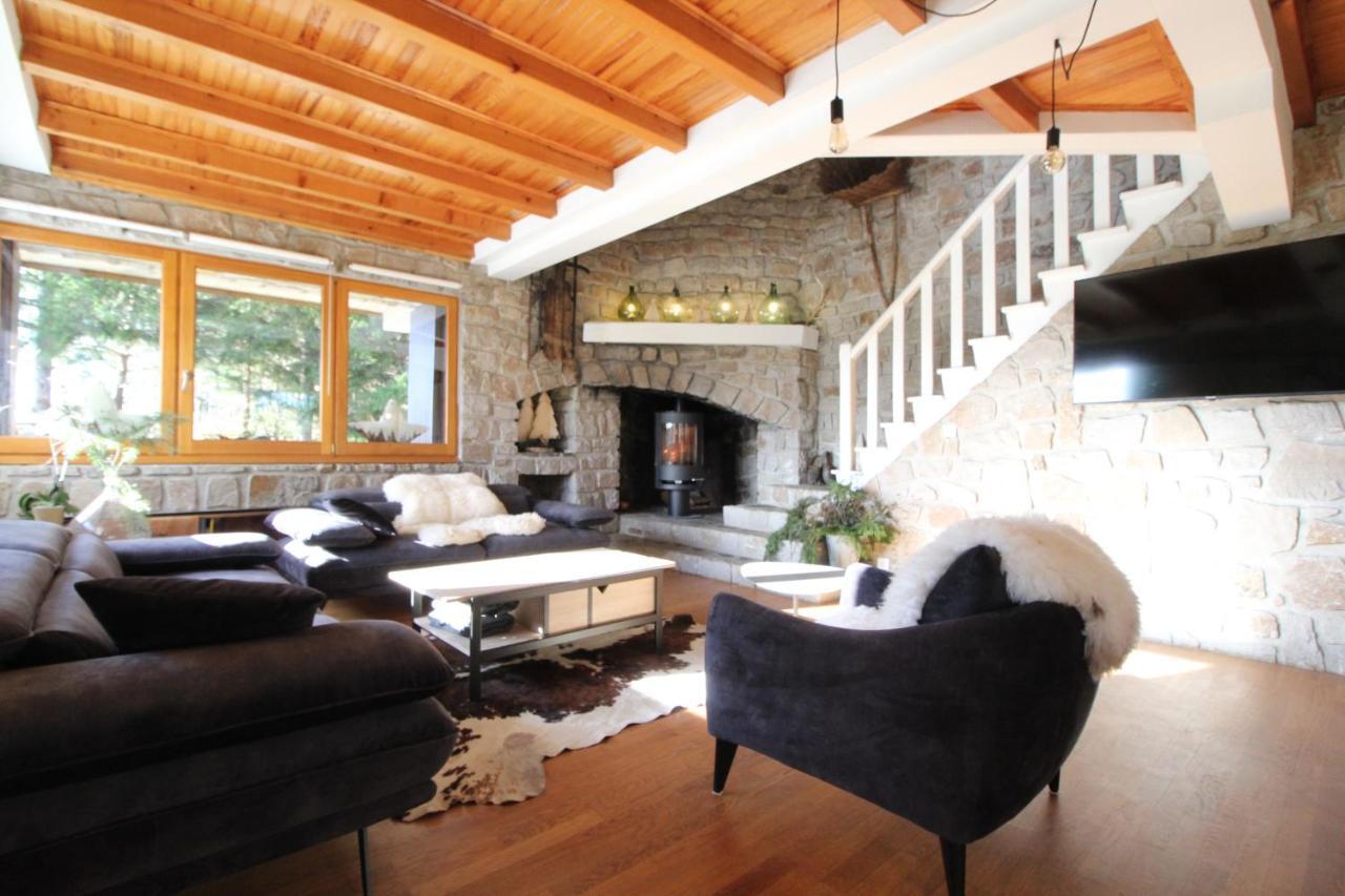Le Chalet 07 Saint-Agrève Extérieur photo